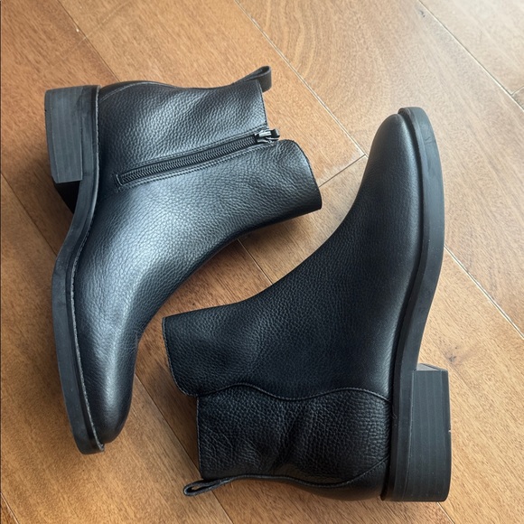 Cole Haan Black Leather Women’s Ankle Boots size 9 - Picture 9 of 10